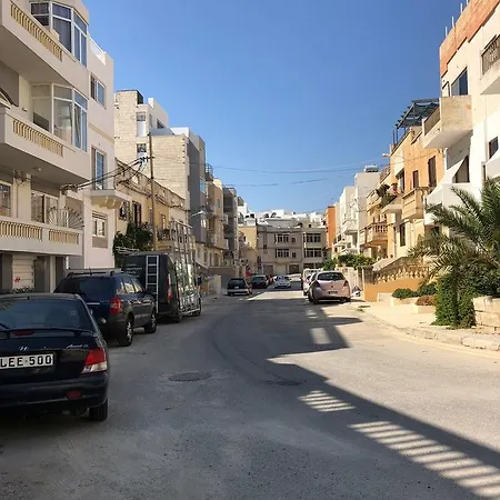 Cozy Lovely 3 Bedroom Flat, Theoria Travel * Saint Julian's